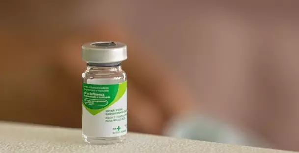 Campanha de vacinação contra a gripe segue até zerar o estoque de doses